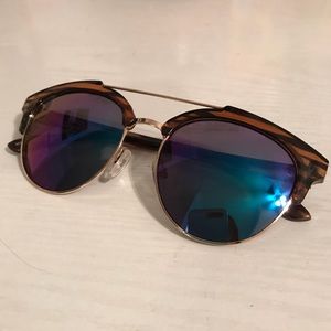 Perfect condition sunglasses with blue tint